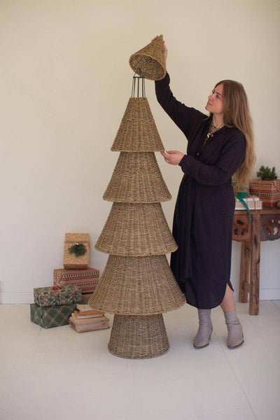 WOVEN VINE CHRISTMAS TREE: Brown / Vine/Metal / 23"d x 68"t