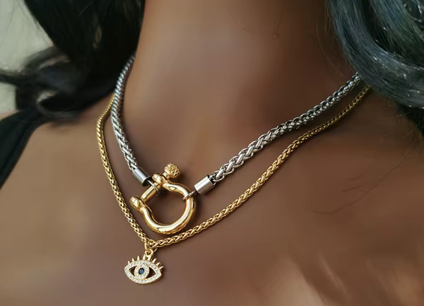 Carabiner horse Bit- Charm-Wheat Chain  PVD : Two Tone
