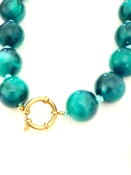 Été Hand Knotted Beaded Necklace  PVD Beads: Lapis / Lobster claw with extender