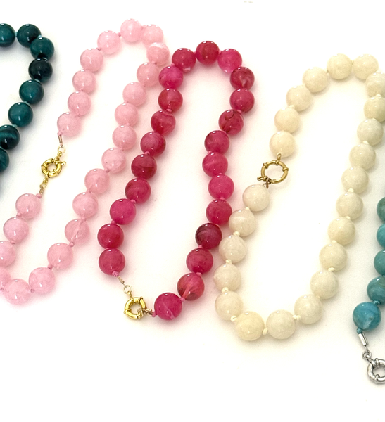 Été Hand Knotted Beaded Necklace  PVD Beads: Poppy / Lobster claw with extender