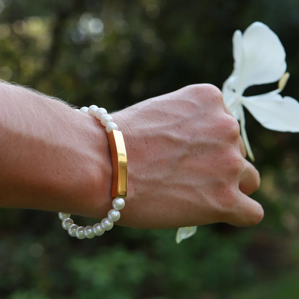 Waterproof Pearl Stretch Bracelet with Gold Bar: 6mm