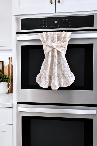 Stay Put Towel - Neutral Floral Ruffle