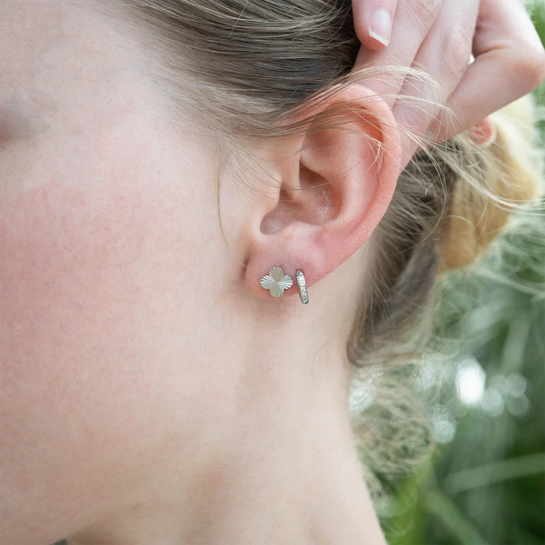 Waterproof Clover Stud Earrings: Silver